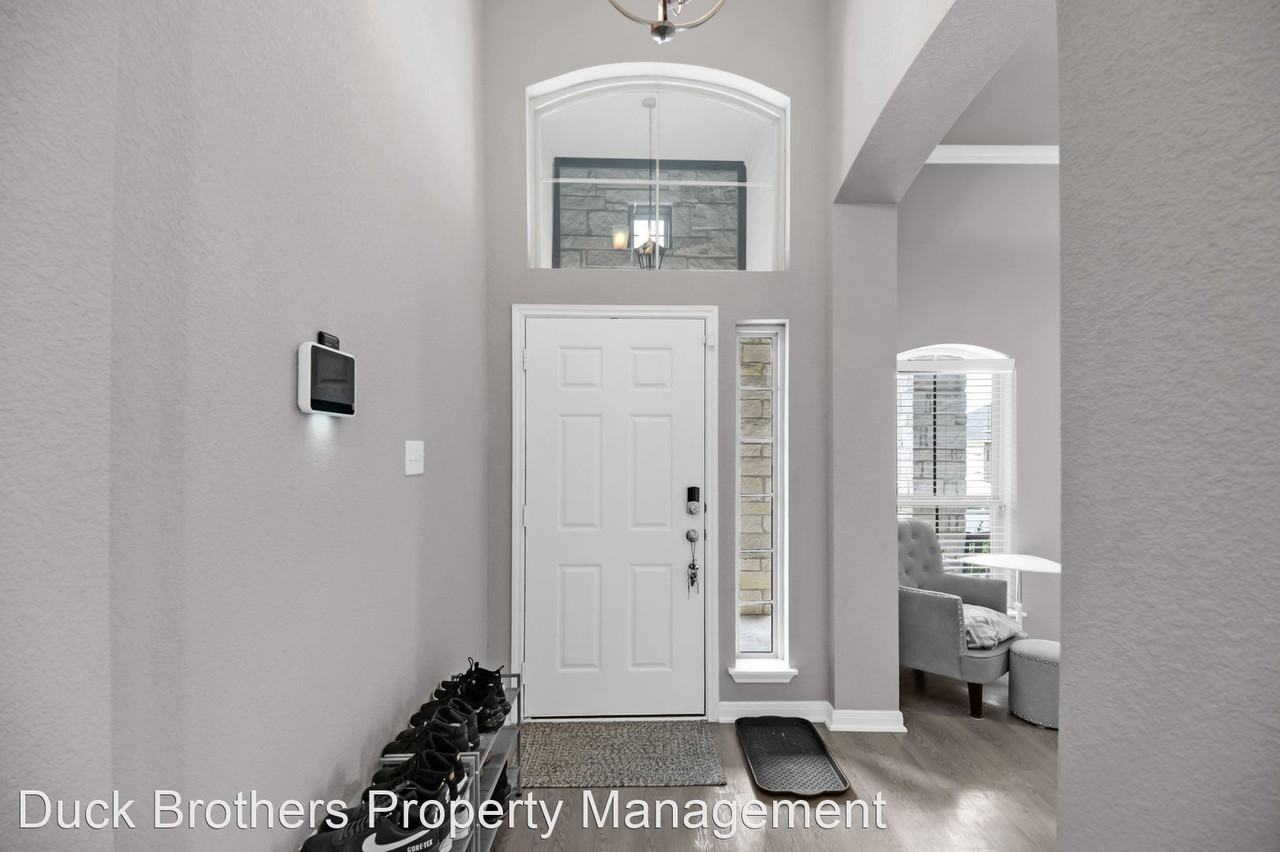 3129 Gilchrist Dr - Photo 2 of 27