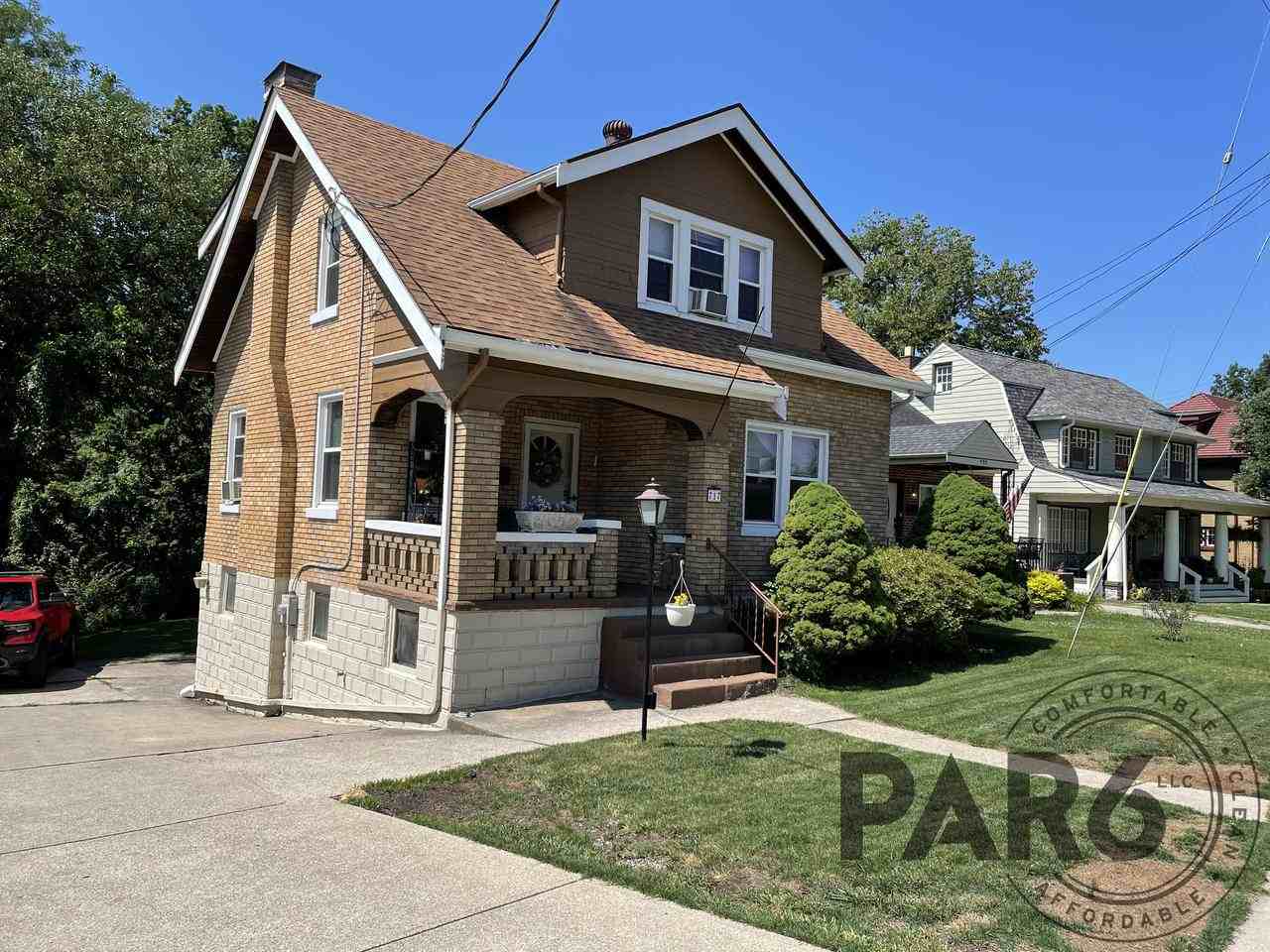 717 South Grand Avenue - Photo 2 of 18