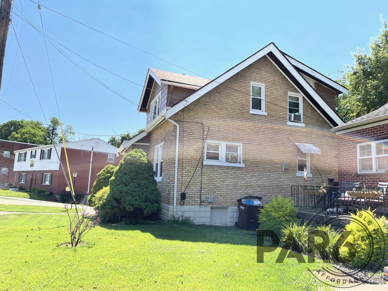 717 South Grand Avenue - Photo 3 of 18