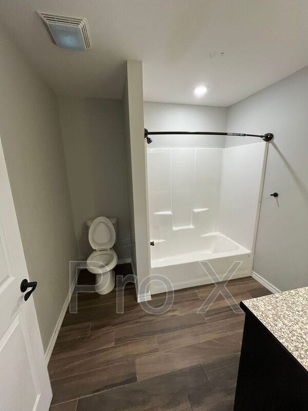 618 Easton #A - Photo 7 of 16