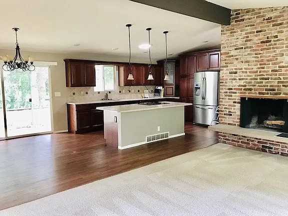 2814 129th Ave Se - Photo 3 of 13