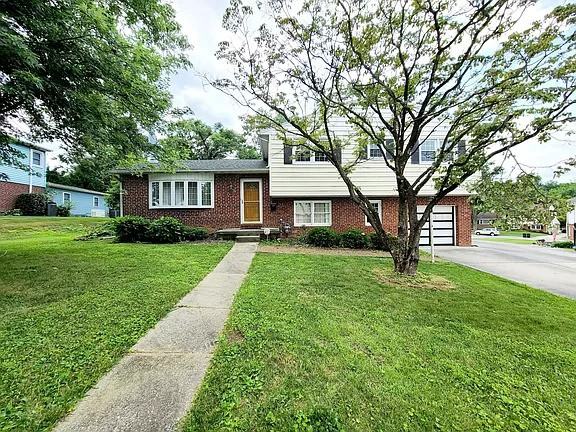 1226 Charmuth Rd - Photo 2 of 26