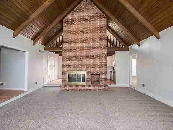 1776 Willow Creek Dr - Photo 2 of 7