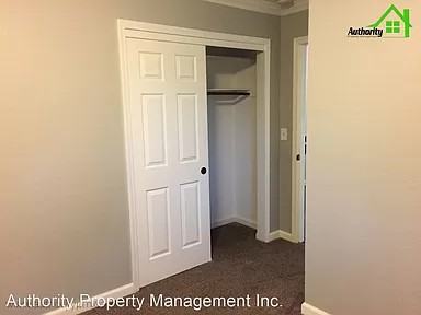 3335 Oak Haven Ct - Photo 3 of 20