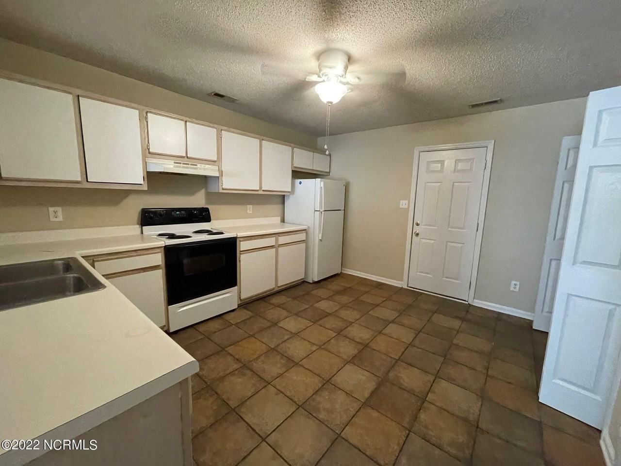 303 Timberlake Trail - Photo 3 of 4