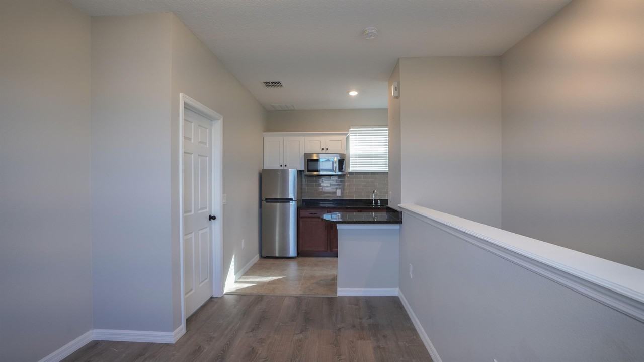 12663 Salomon Cove Dr #2 - Photo 4 of 10