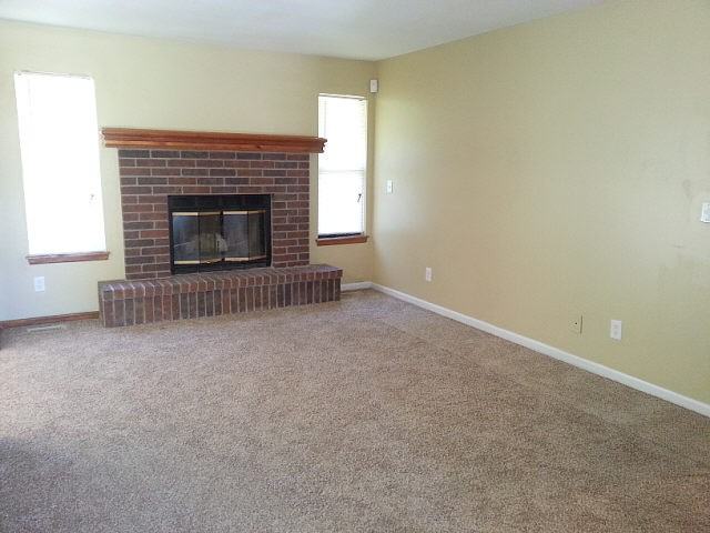 11828 Crystal Dr - Photo 2 of 8