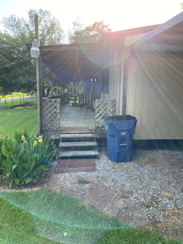3189 Sherwood Dr - Photo 3 of 38