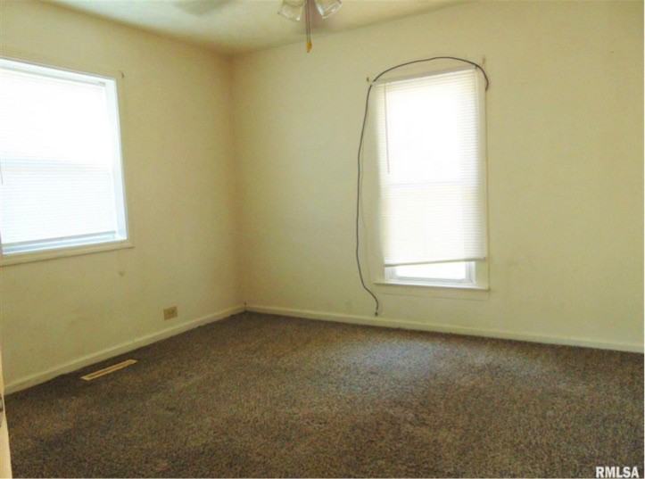 504 E Hill St #1 - Photo 6 of 10