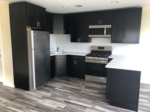 2933 Oceancrest Blvd 2nd Fl - Photo 2 of 9