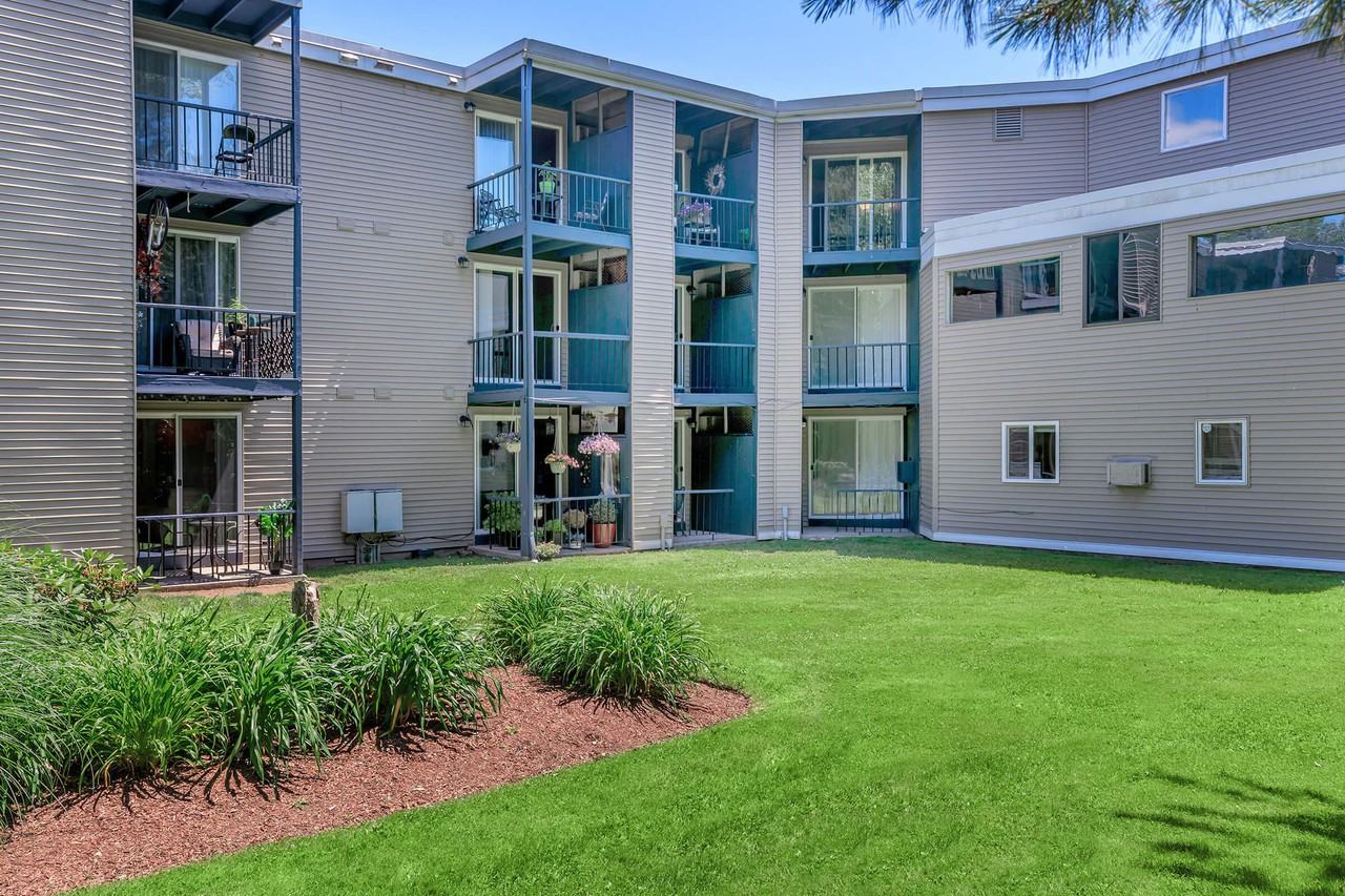 Autumn Ridge - Photo 2 of 18