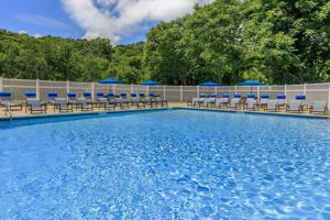 featured image of 84 Hawthorne Dr N