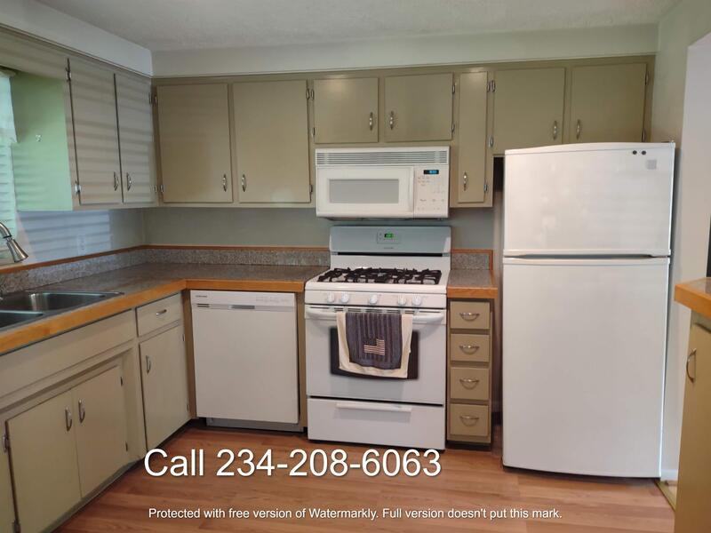 9887 Smithdale Ave Ne - Photo 3 of 9