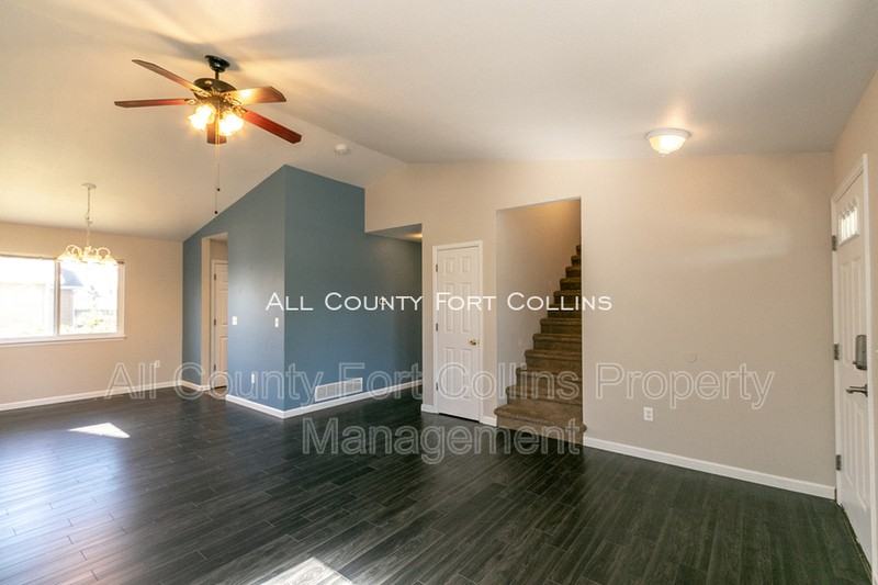 827 Glenwall Dr - Photo 4 of 25