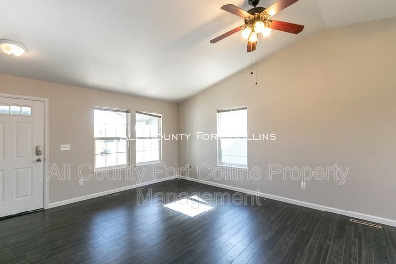 827 Glenwall Dr - Photo 5 of 25