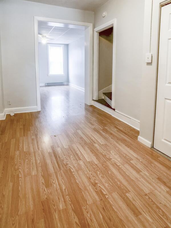 128 N Locust St - Photo 3 of 19