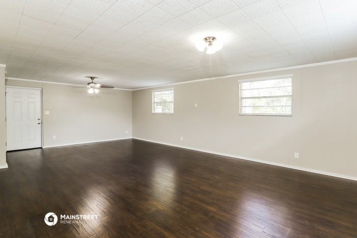 11649 Cape Horn Ave - Photo 3 of 16