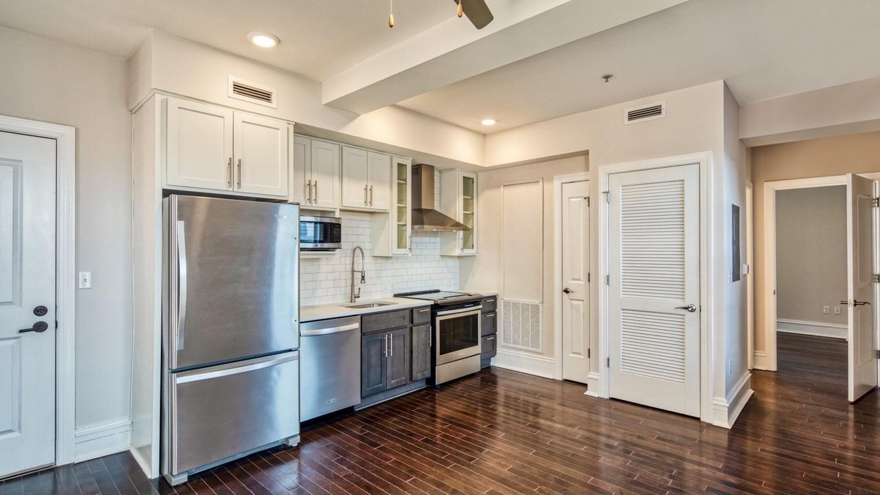 Savoy Apartments - Photo 2 of 18