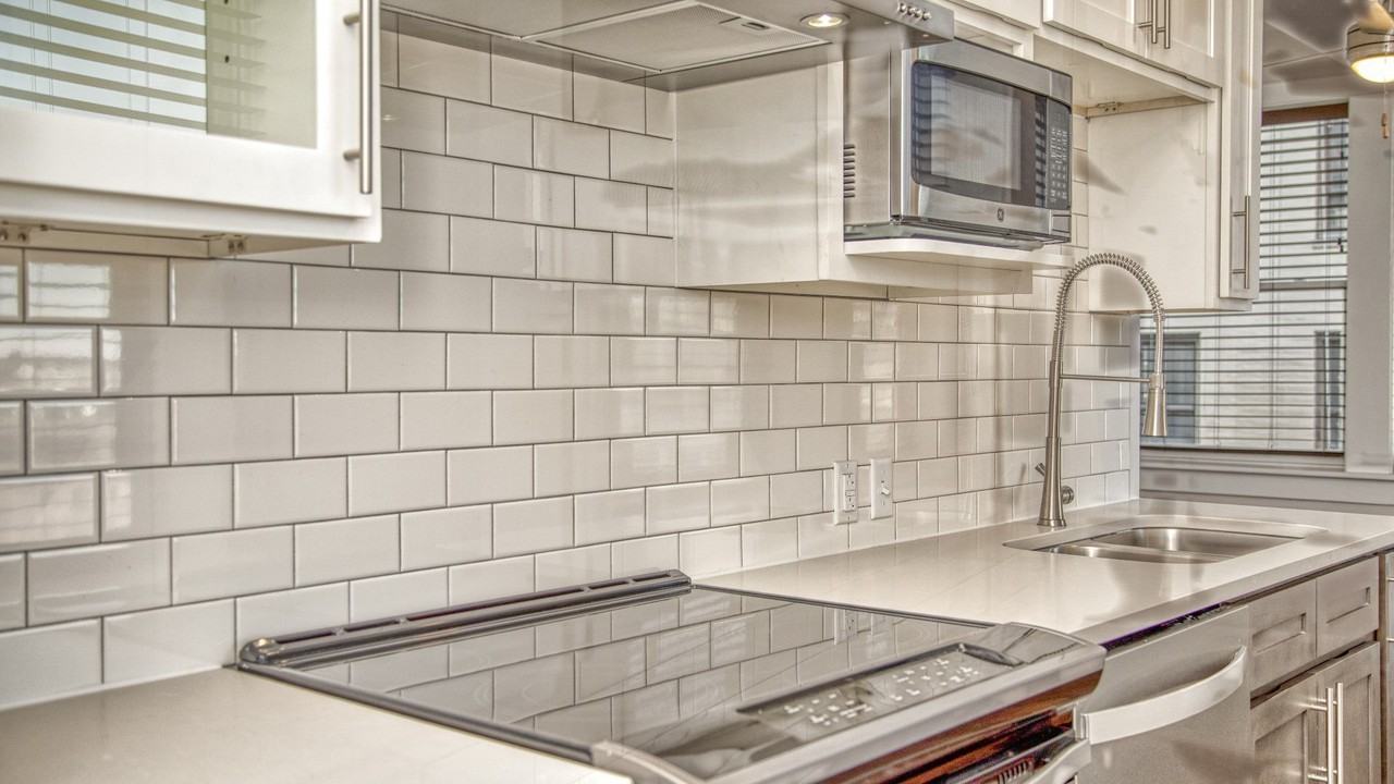 Savoy Apartments - Photo 3 of 18