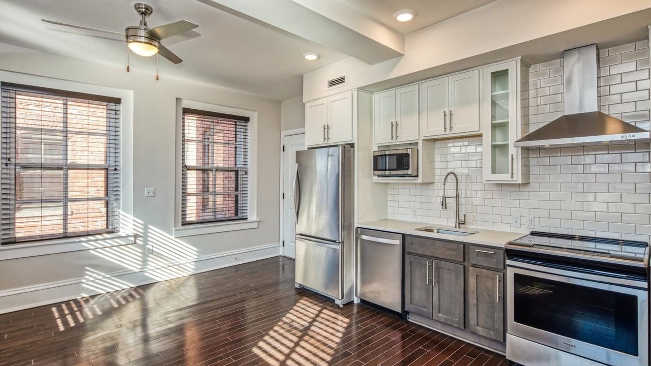 Savoy Apartments - Photo 6 of 18