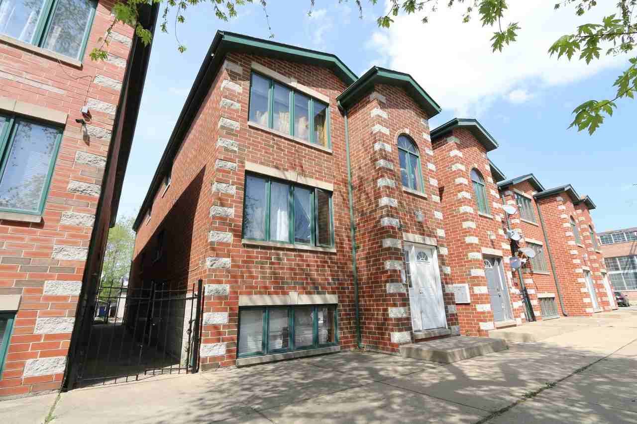 2708 West 37th Place #3 - Photo 2 of 13