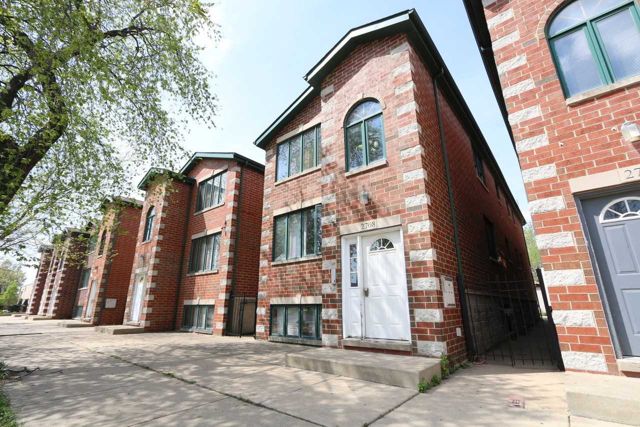 2708 West 37th Place #3 - Photo 3 of 13