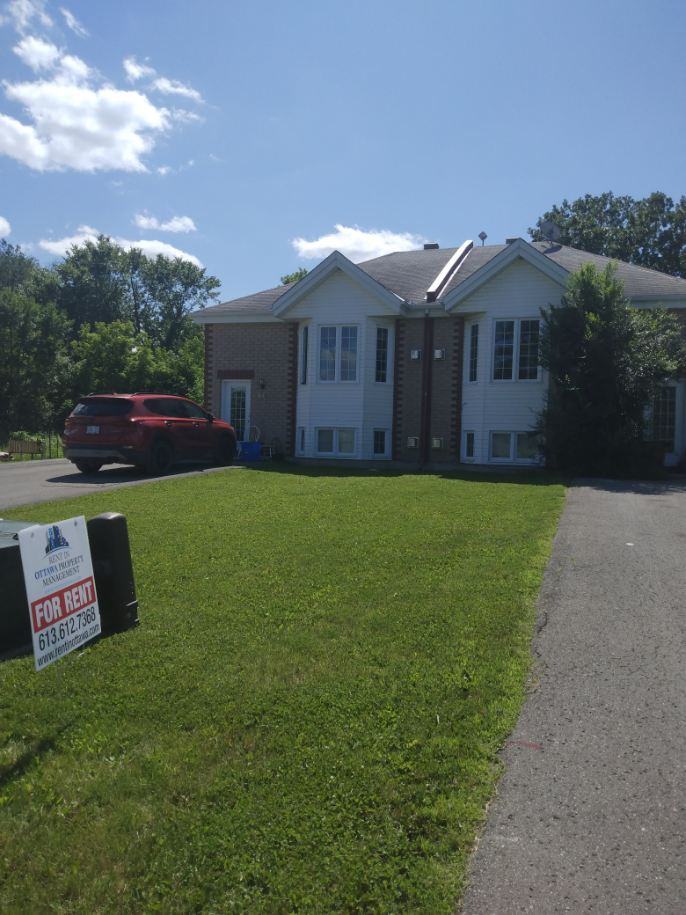 409 Yves Unit D, Clarence Apartments 409 Yves St, Rockland, ON K4K