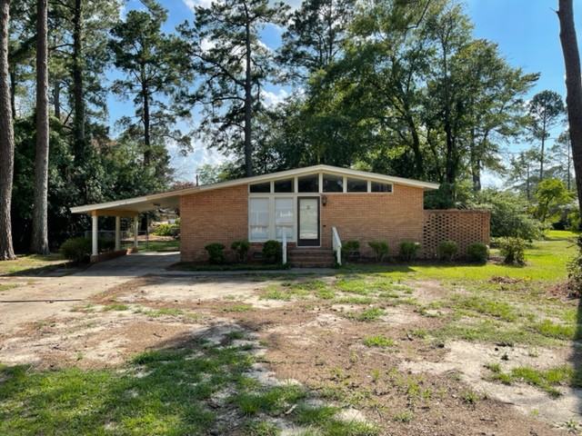 303 Pinewood Dr #1 - Photo 2 of 20