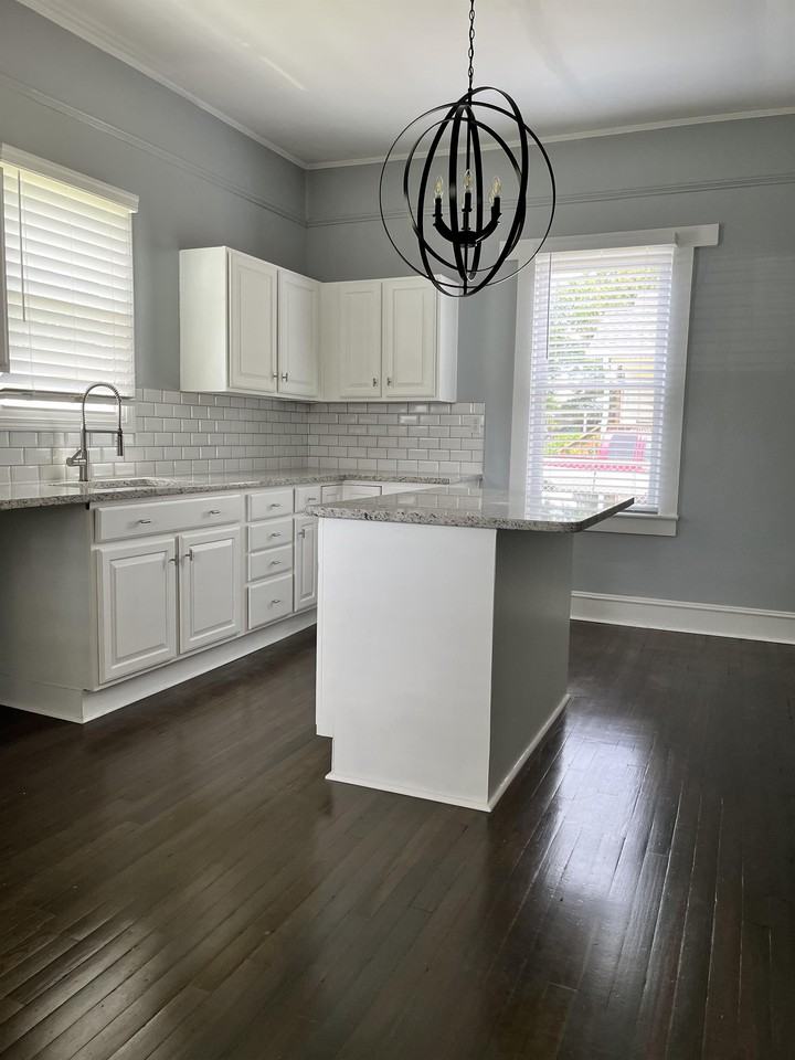 428 West Ave #1 - Photo 2 of 3