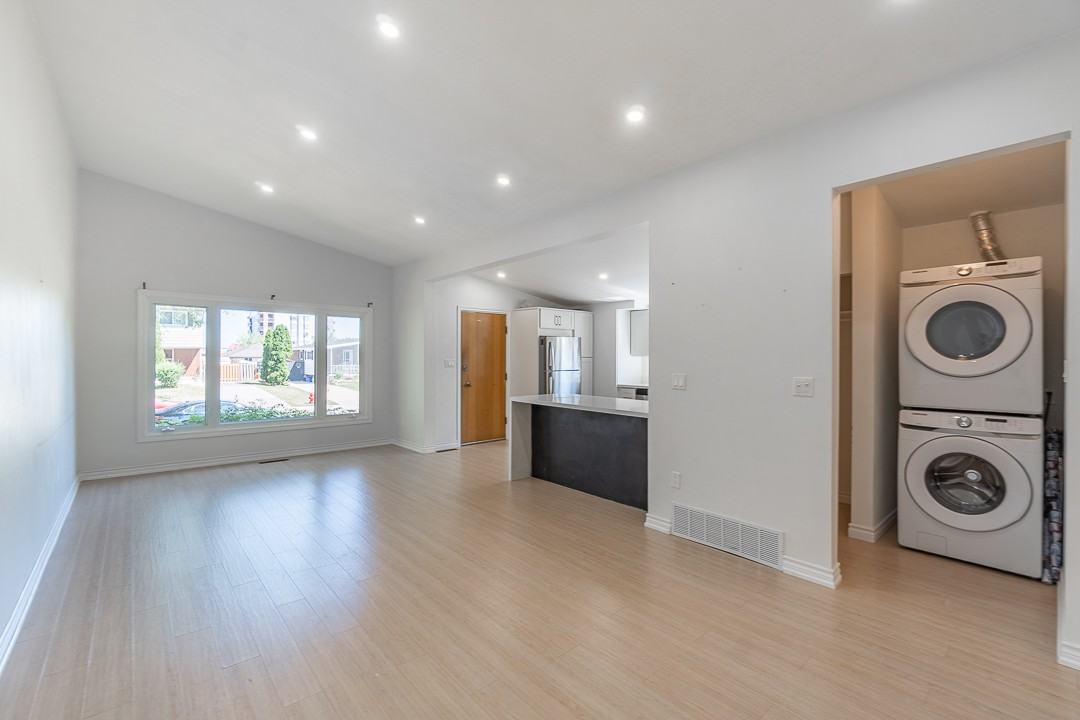 20 Blackthorne Ave #MAIN - Photo 2 of 12