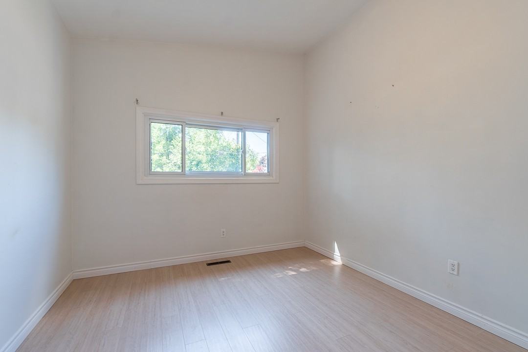 20 Blackthorne Ave #MAIN - Photo 7 of 12