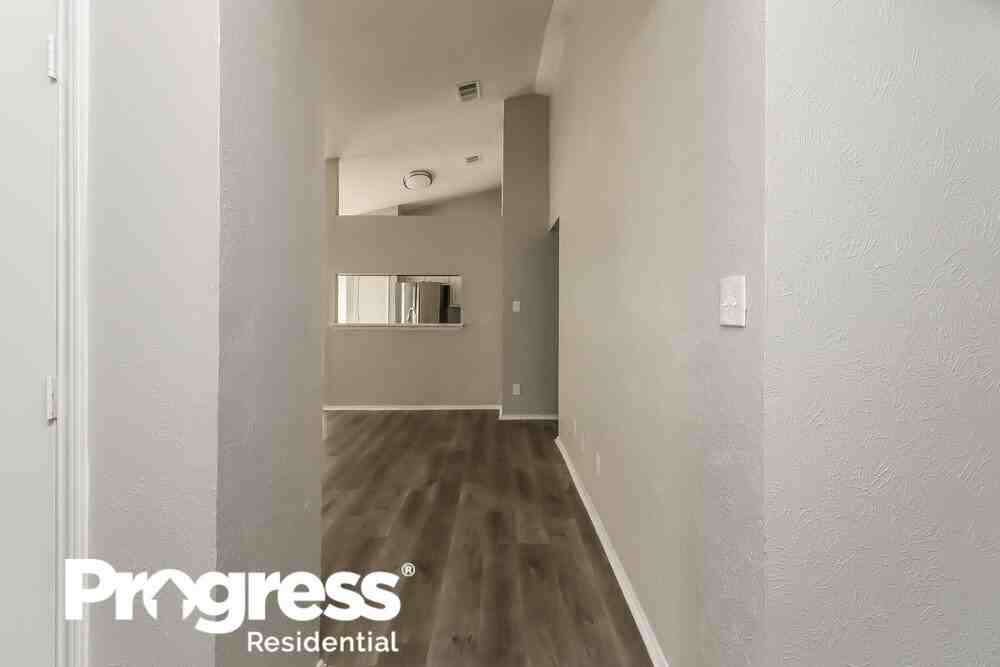 2414 Busch Dr - Photo 3 of 16