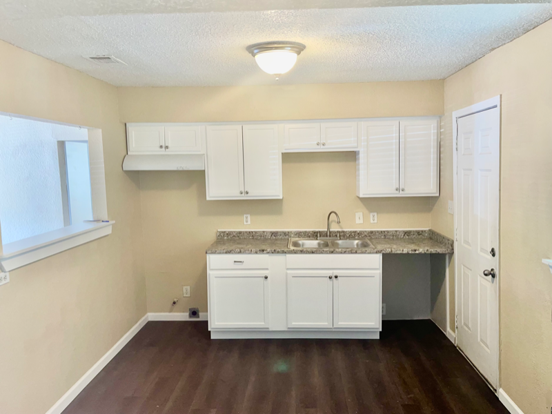 2803 Cedar Park Blvd - Photo 2 of 12
