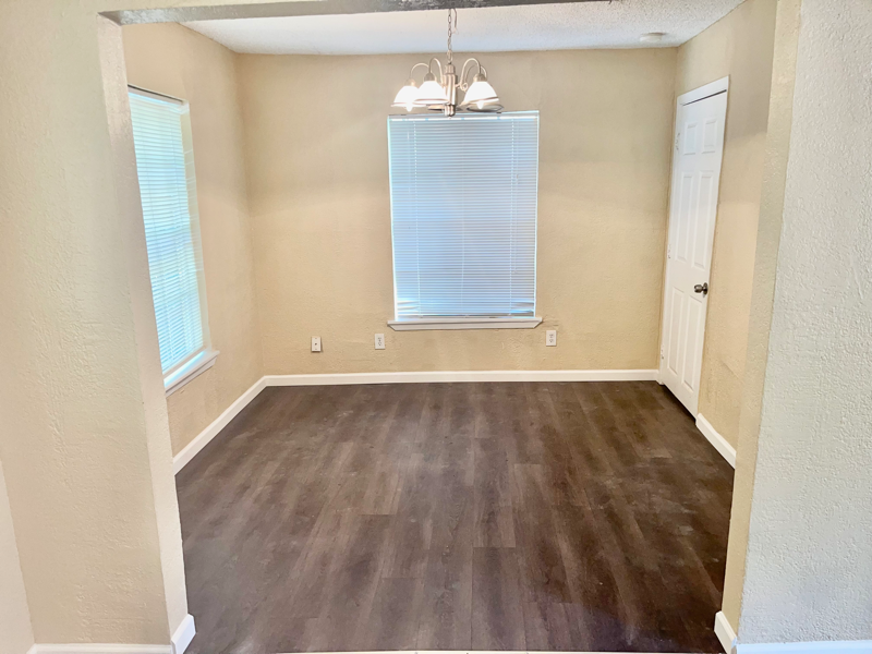 2803 Cedar Park Blvd - Photo 3 of 12