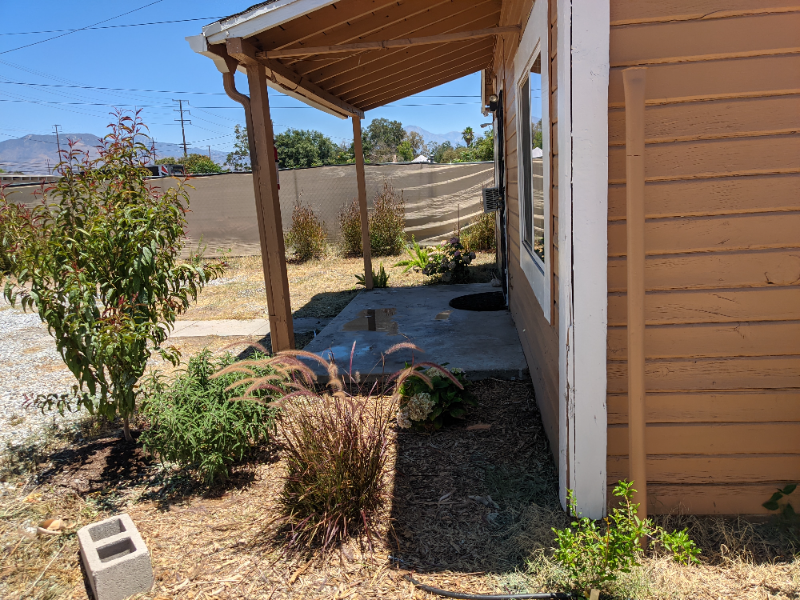 947 E 3rd St - Photo 5 of 22