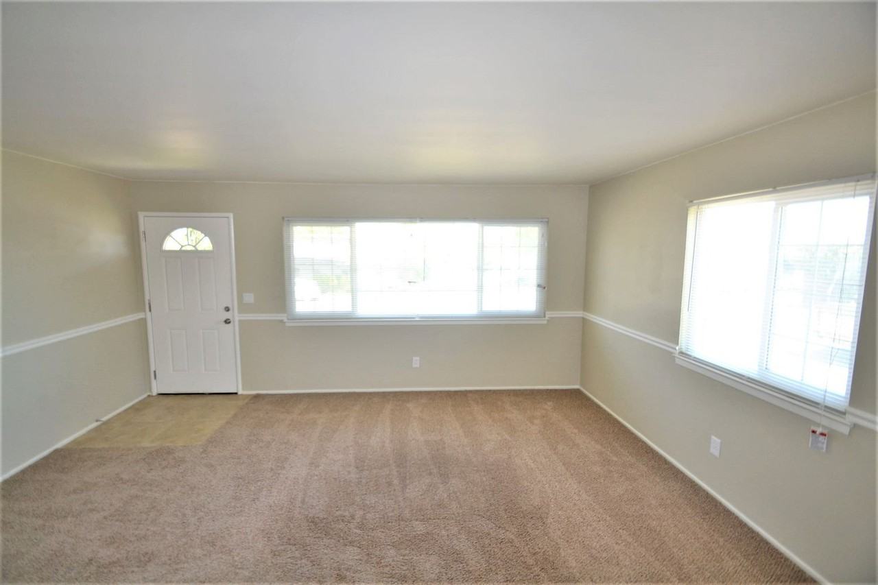 801 Morgan Ln - Photo 2 of 11