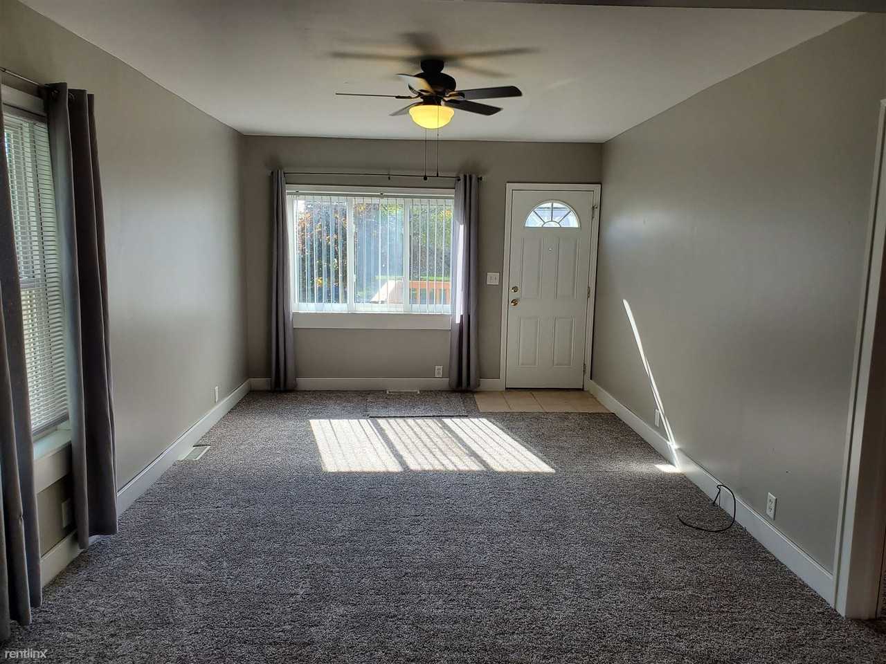 2036 Lawnel Ave - Photo 2 of 10