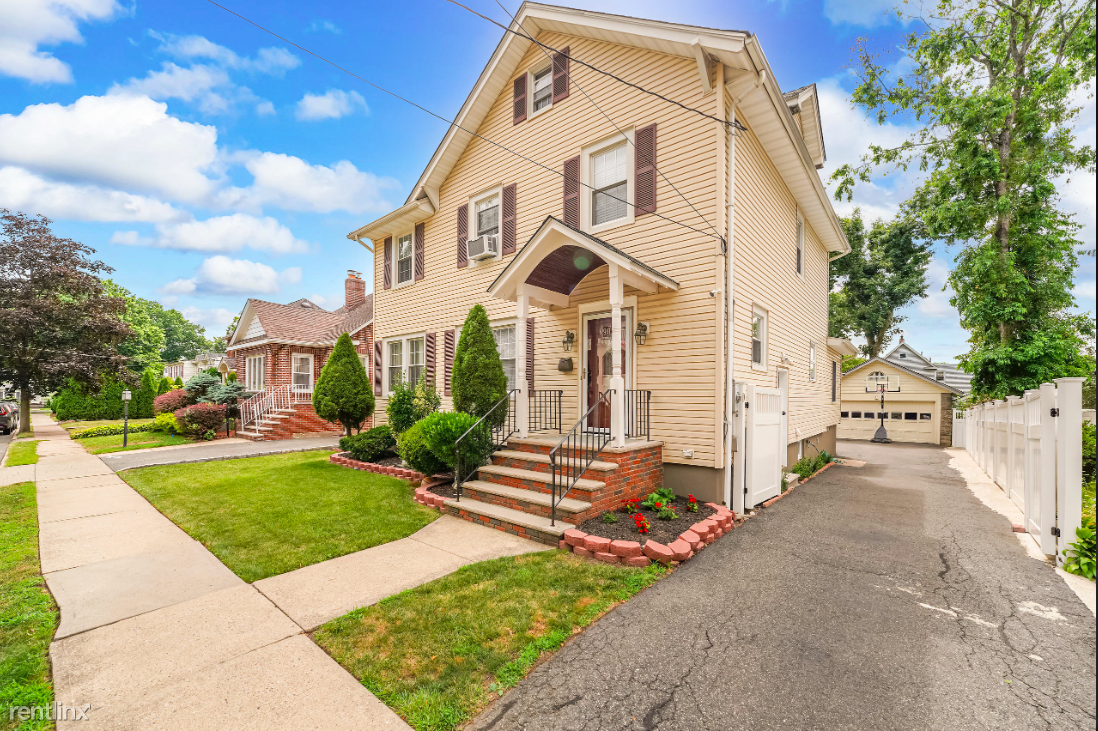 690 Garden St - Photo 2 of 8