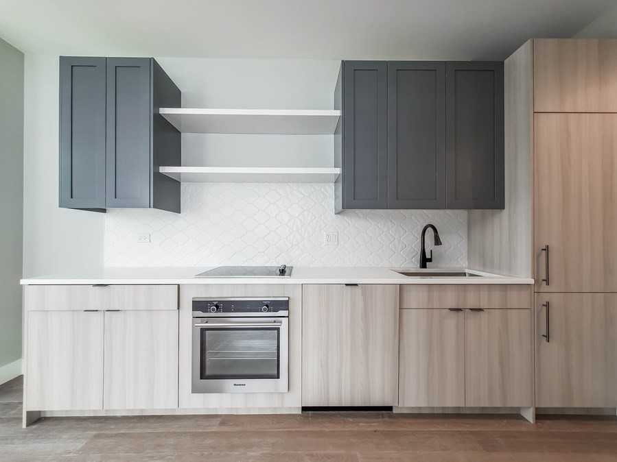 1201 N Clark St - Photo 5 of 17