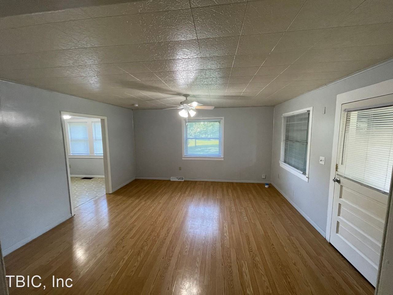 720 30th St - Photo 2 of 25