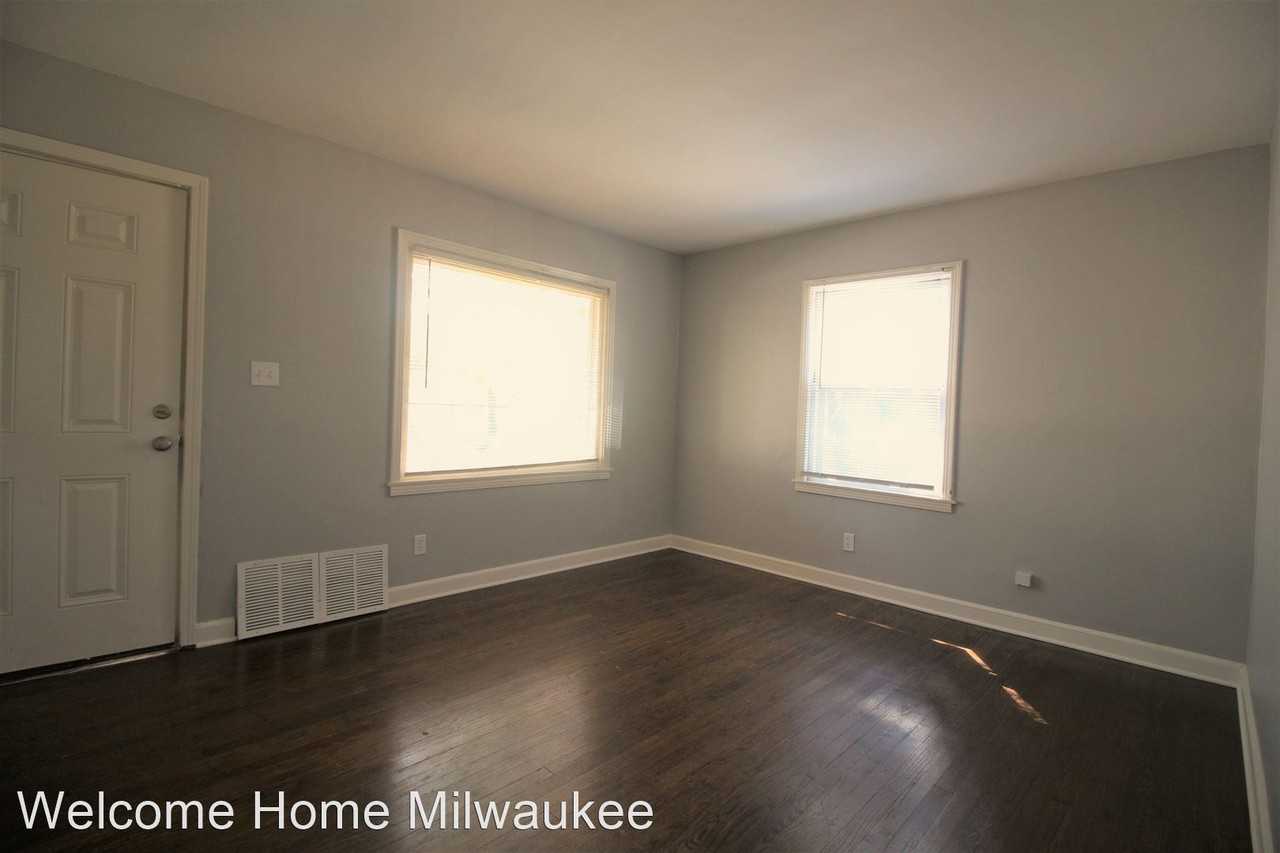 6043 N 38th St - Photo 2 of 20