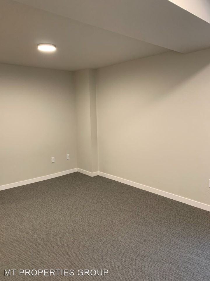 1905 Maple - Photo 2 of 20