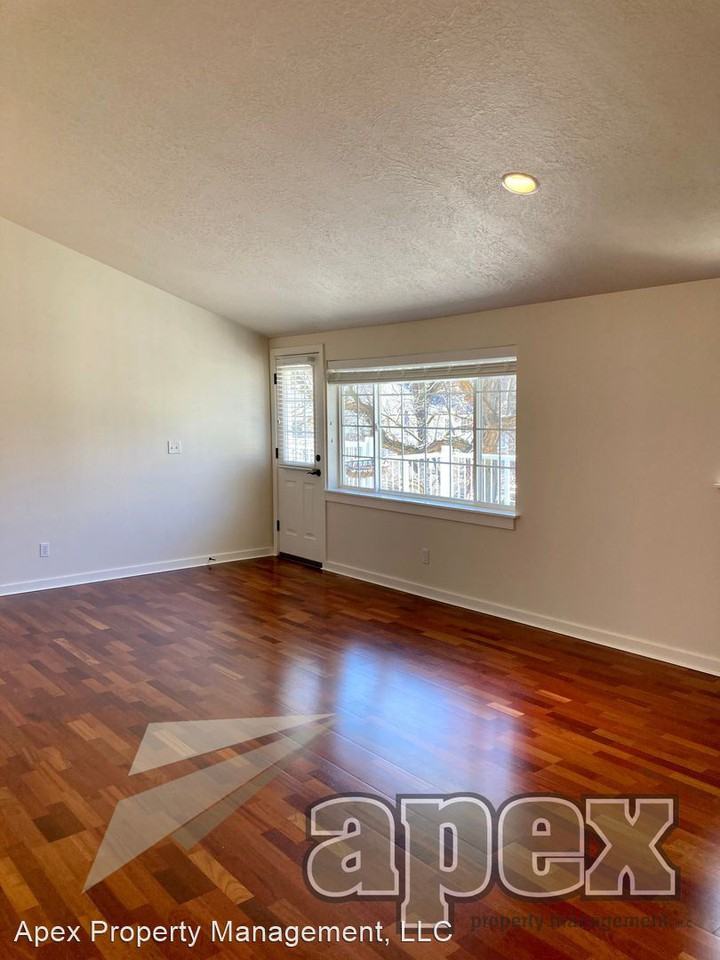 313 W Village Ln #313 - Photo 3 of 26