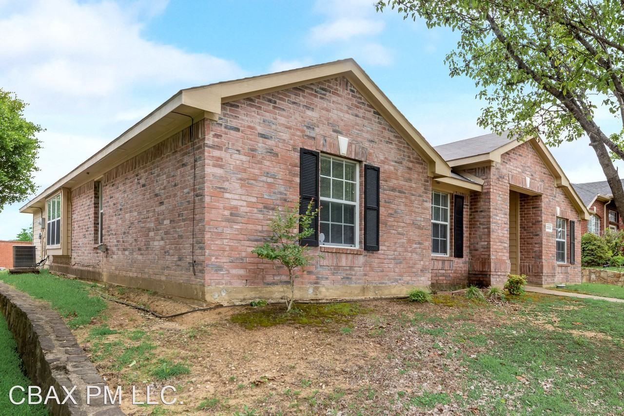 3333 Pecan Shadow Way - Photo 3 of 23