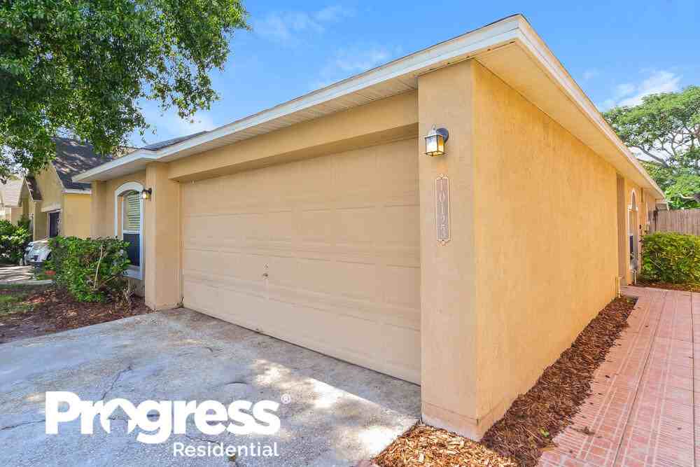 10123 Richardson Ct - Photo 3 of 16