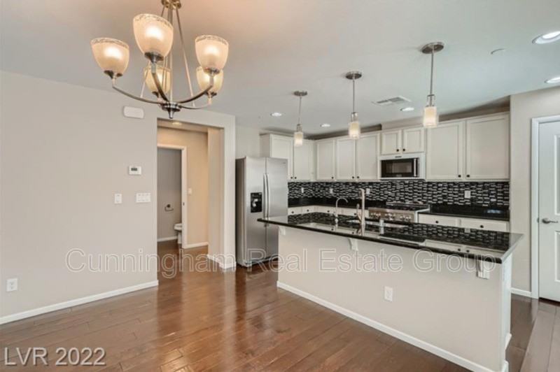 3037 Camino Sereno Ave - Photo 3 of 19