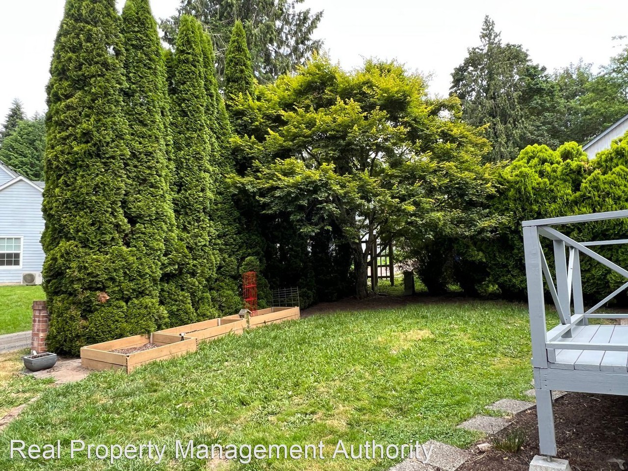 402 Bates Rd - Photo 2 of 11