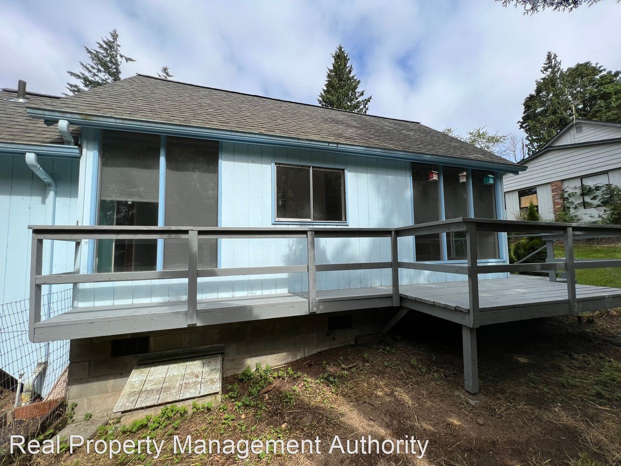 402 Bates Rd - Photo 3 of 11