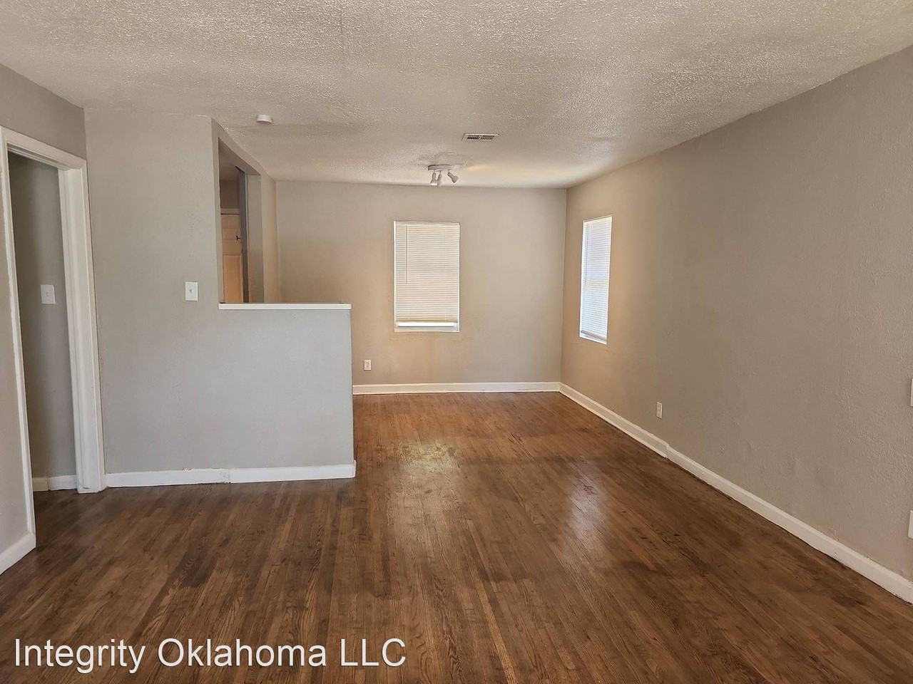900 N Redbud Dr - Photo 2 of 21