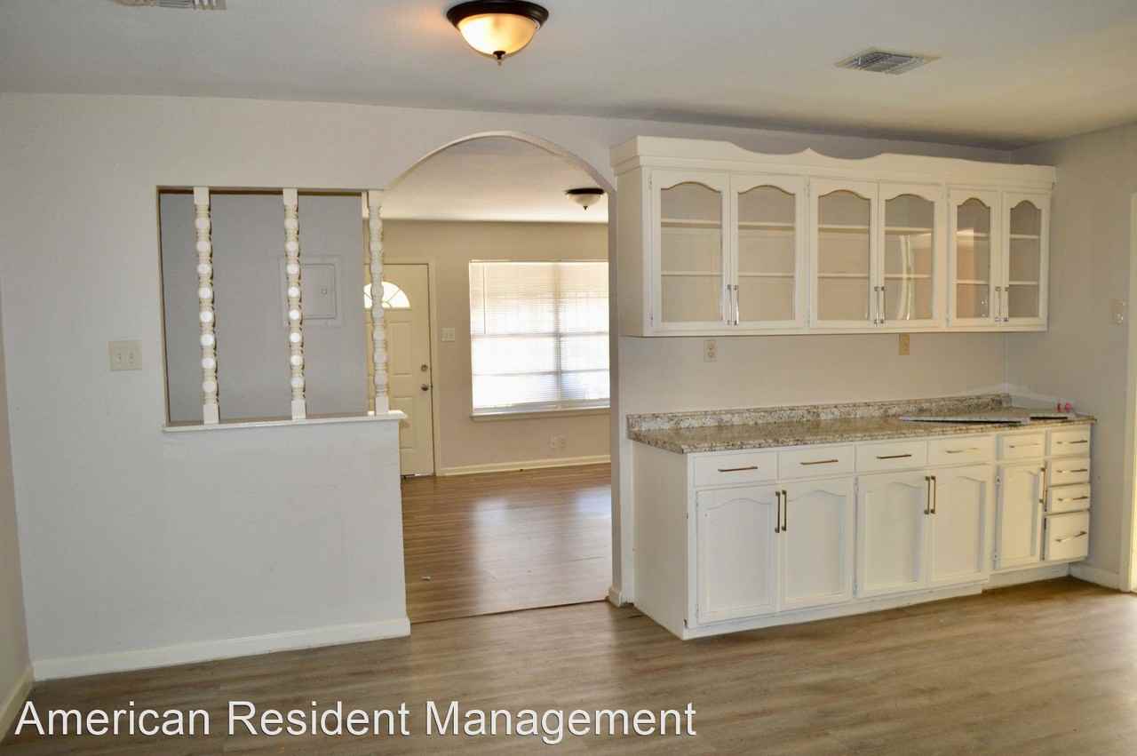 6451 Buena Vista St - Photo 3 of 10